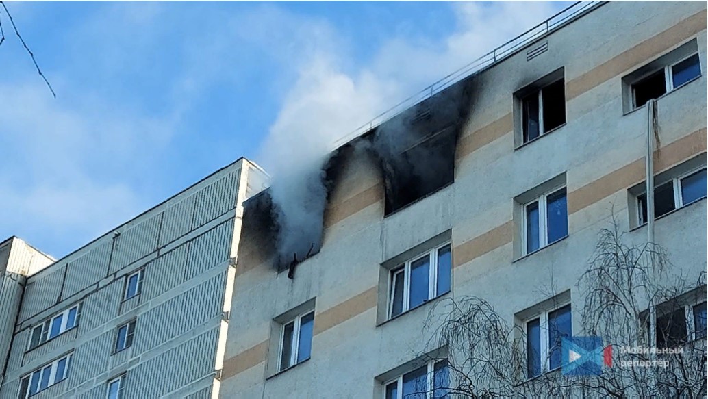 На улице Полбина загорелась двухкомнатная квартира