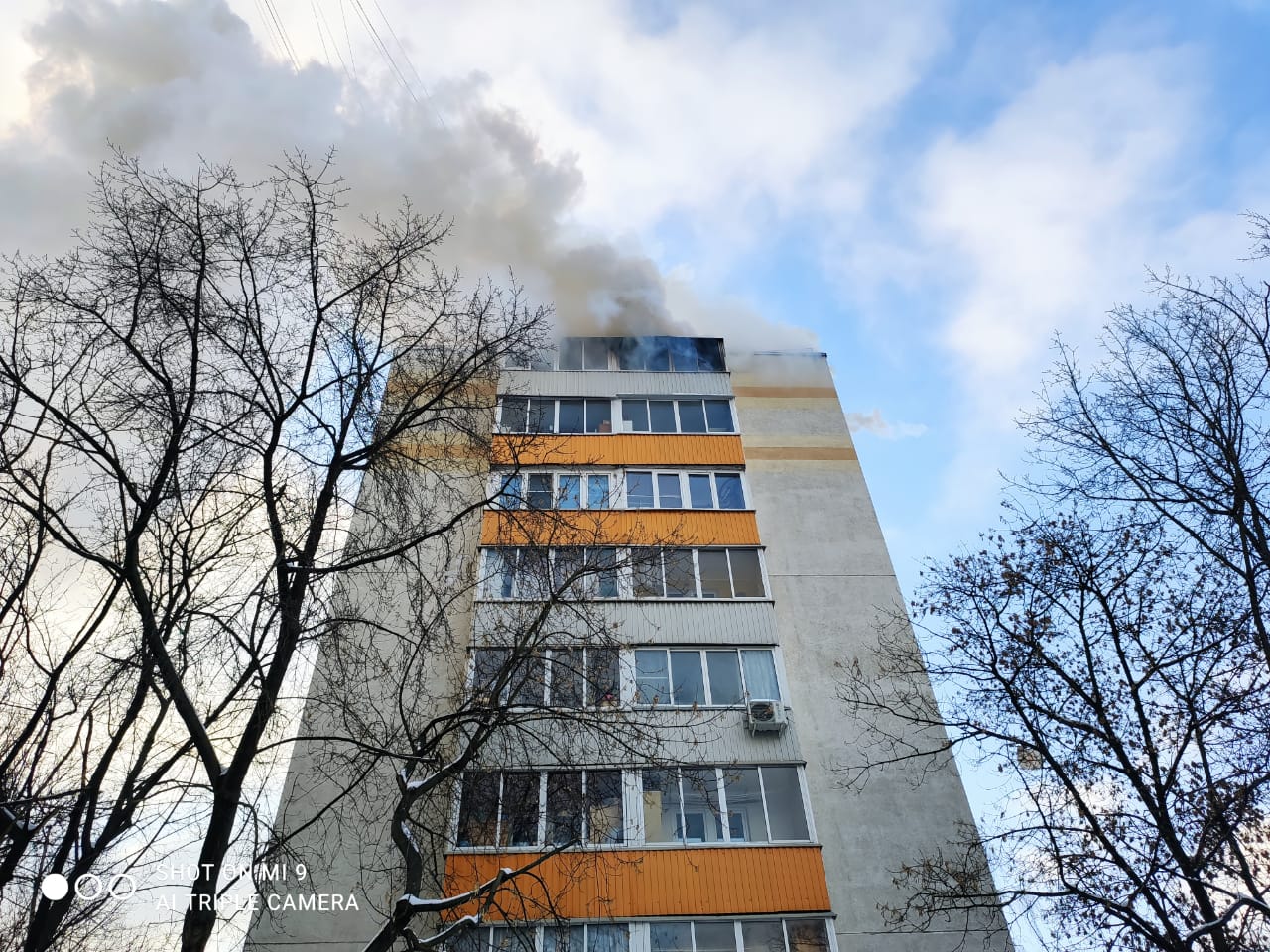 Эвакуированных жителей из дома на Полбина разместили в школе
