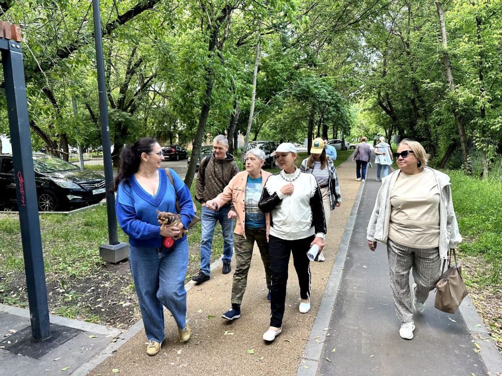 Жителям Южнопортового помогут в организации сквозного прохода между школой и ФОК